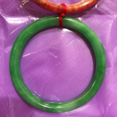 1 CHIẾC VÒNG ĐÁ CẨM THẠCH TRÒN MỎNG 48MM MÀU XANH LÁ TƯƠI SIZE VÒNG 48MM X BẢN MỎNG 6MM NỮ MỘC HỎA MẠNG 35KG-48KG