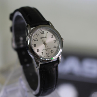 Đồng hồ nữ dây da Casio LTP-V001L-7BUDF