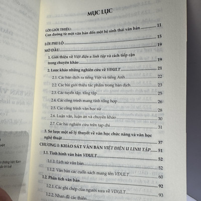 VĂN BẢN VÀ HỆ SINH THÁI VĂN BẢN: VIỆT ĐIỆN U LINH TẬP TỪ CHỨC NĂNG ĐẾN NGHỆ THUẬT - Đào Phương Chi - Tri Thức Trẻ Books - NXB Khoa học xã hội.