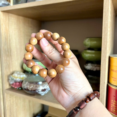Vòng gỗ Đàn Hương cao cấp size 14ly thơm ngọt như nước hoa phong thuỷ sức khoẻ may mắn tài lộc