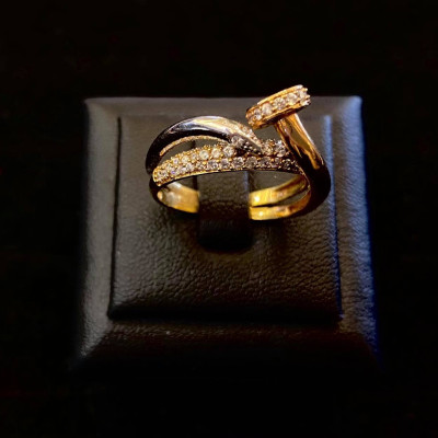 nhẫn vàng 18k đính đá nữ tính