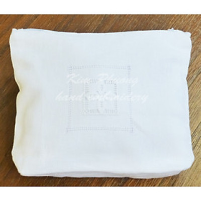 Túi mỹ phẩm thêu tay - Rua Hoa hồi