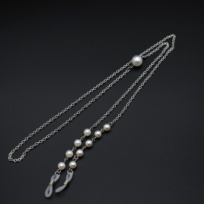 Dây đeo gọng kính hạt ngọc nhỏ bất đối xứng ấn tượng nổi bật