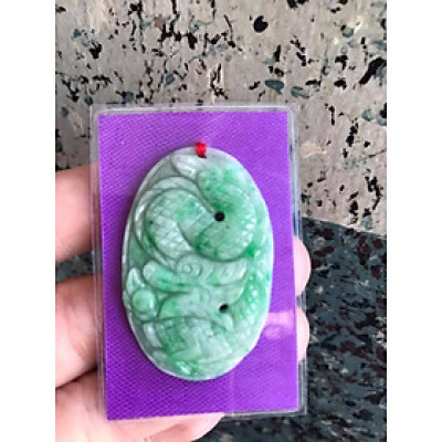 Mặt dây chuyền chạm Rồng Phong Thủy Nam đeo Cẩm Thạch Xanh tự nhiên Size Cao 41mm Ngang 27mm dầy 5mm ạ