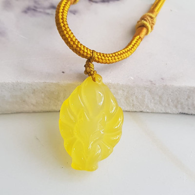 Mặt dây chuyền Hồ ly 9 đuôi hay chín đuôi đá mã não Vàng tự nhiên tặng kèm dây đeo hợp mệnh Kim Thổ Thủy Size Cao 30mm x ngang 20mm x d8mm Công dụng may mắn về mặt tình duyên, quyền lực, giúp nữ chủ nhân luôn xinh đẹp tài trí mang nhiều tài lộc quyến rũ 