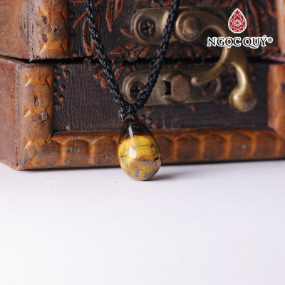 Mặt dây chuyền hình giọt nước đá mắt hổ vàng nâu 10x16mm mệnh thổ, kim - Ngọc Quý Gemstones