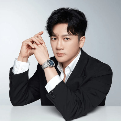 Đồng hồ nam chính hãng IW CARNIVAL IW711G-1 Kính sapphire ,chống xước ,Chống nước 50m ,Bảo hành 24 tháng,Máy cơ (Automatic),dây kim loại thép không gỉ 316L, mặt xanh thiết kế đơn giản dễ đeo