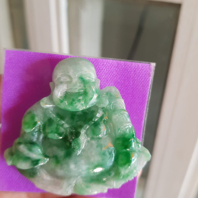 Mặt Dây Chuyền Nam Phật Di Lặc Đẹp Cầm Dãy tiền thỏi vàng 100% Đá Cẩm Thạch Tự Nhiên  Màu Xanh Lý Trắng tinh lên lý đẹp lắm  Size Ngang 50mm x Cao 47mm x Dầy 7mm Nam bọc vàng đeo đẹp lắm lắm luôn ạ