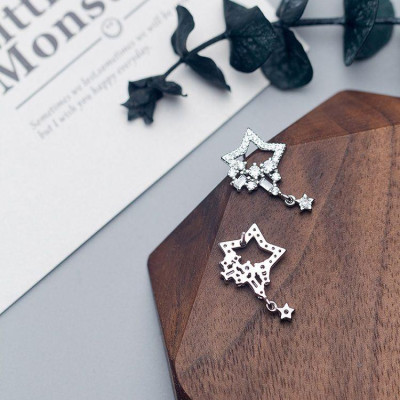 Bông tai ngôi sao khuyết  đính đá