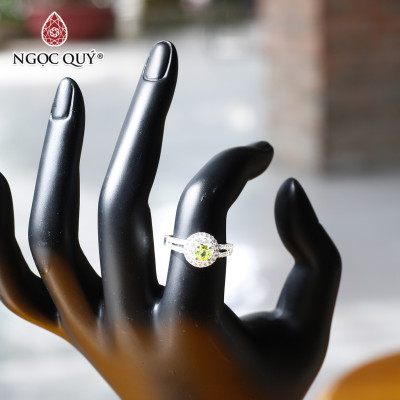 Nhẫn bạc nữ đá Peridot mệnh hỏa, mộc - Ngọc Quý Gemstones