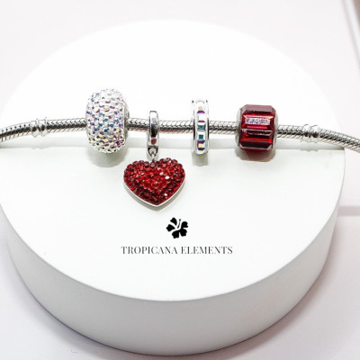 Vòng Tay Tropicana Phối Charm Swarovski Pha Lê Màu Đỏ Ánh Lấp Lánh
