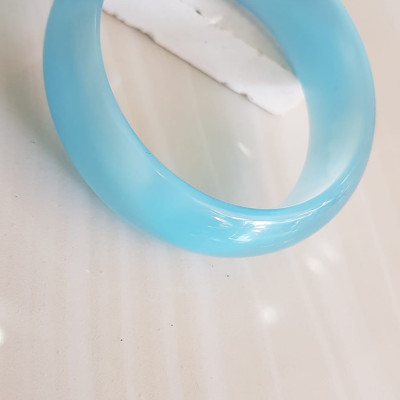 Vòng tay nữ đá mắt mèo Xanh dương nhẹ bản hẹ to mới Ni 55mm x cao 20mm x dầy 7mm Nữ 50kg - 55kg đeo Vòng màu xanh dương bóng sáng đẹp rẻ lắm chuẩn hợp nữ mệnh thuỷ mệnh mộc ạ