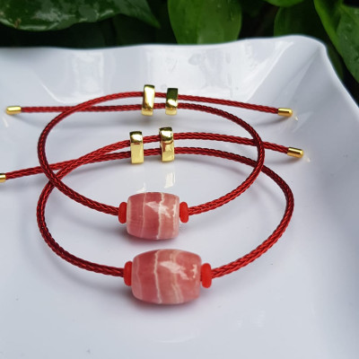 Vòng tay phong thủy may mắn Lu Charm Chất liệu hạt Đá Đào Hoa màu hồng vân tự nhiên Bóng đẹp dây đỏ may mắn có khoen chỉnh theo tay lớn nhỏ được hết ạ Nữ mệnh hỏa, mệnh thổ hợp vòng đeo tay xinh xắn, đẹp, may mắn tài lộc cho gia chủ ạ