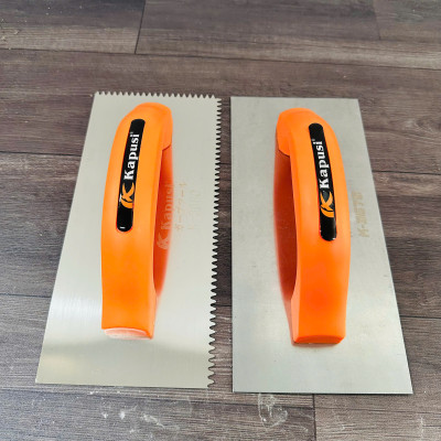 Bàn xoa răng cưa (bay răng cưa) KAPUSI Japan, lưỡi thép cán nhựa cam chắc chắn