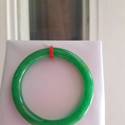 Vòng CẨM THẠCH Lý Đậm 48mm x dầy 7mm Vòng Màu Xanh Lý đậm đẹp nữ Tay nhỏ mệnh Mộc Hỏa Thủy hợp  đeo đẹp ạ Chất liệu đá cẩm thạch 35kg - 48kg ạ