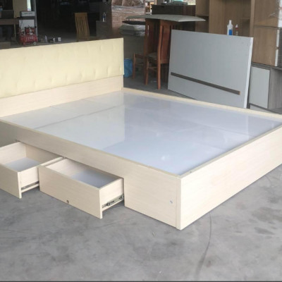 Giường gỗ công nghiệp đầu giường bọc nệm Tundo 