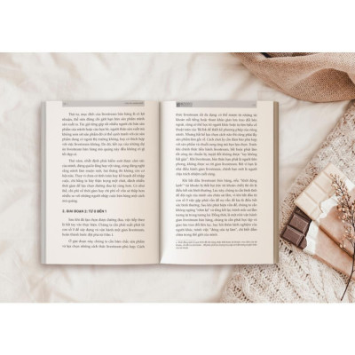 Sách - Livestream Tiktok - Làm Sao Để Bán Hàng Duyên Dáng, Chốt Đơn Mỏi Tay - MCBooks