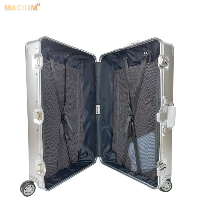  [XẢ KHO GIÁ SỐC – GIẢM 50%]  Vali hợp kim nhôm nguyên khối Macsim MS1313 24inches – lỗi cực nhỏ về sơn gần logo