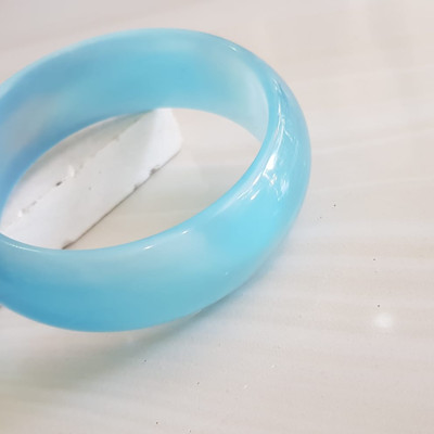 Vòng tay nữ đá mắt mèo Xanh dương nhẹ bản hẹ to mới Ni 55mm x cao 20mm x dầy 7mm Nữ 50kg - 55kg đeo Vòng màu xanh dương bóng sáng đẹp rẻ lắm chuẩn hợp nữ mệnh thuỷ mệnh mộc ạ