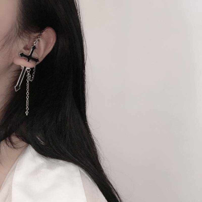 Bông tai thánh giá titan bao chất bao ngầu bao thần thái