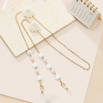 Dây kính chuỗi đeo gọng kính trái tim và hoa hồng ngọc trai trắng phong cách Hàn Quốc tiểu thư nhẹ nhàng