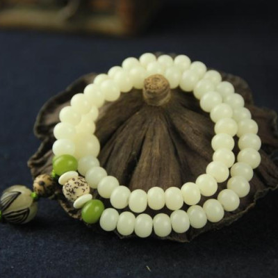 Tràng hạt bạch ngọc bồ đề làm từ hạt bồ đề Nepal, hộ mệnh trừ tà giúp tài lộc hanh thông, kèm túi nhung cung hỷ
