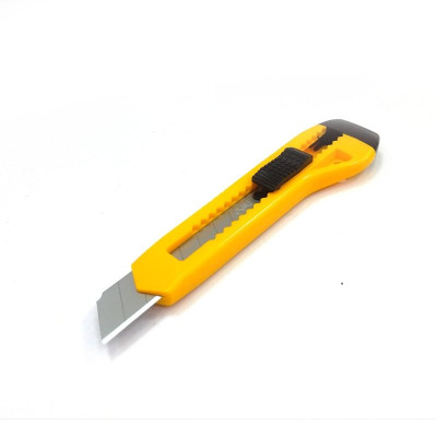 Dao Rọc Giấy Đại  Deli 2061 - Màu Ngẫu Nhiên