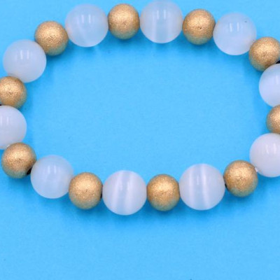 Vòng tay đá phong thủy - đá mắt mèo trắng 10 ly VMETHVT1 - hợp mệnh Kim, Thủy