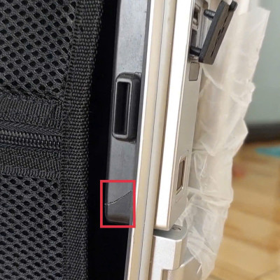 [1/2 GIÁ]Vali nhôm đúc 20 inch – Khóa vân tay – Lỗi nhẹ nứt nhựa trong | Có video thật | Duy nhất 1 cái | Giá tốt