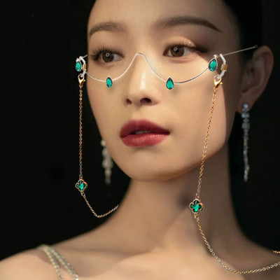 Dây đeo gọng kính cỏ bốn lá màu ngọc bích cực đẹp độc đáo ấn tượng hot trend xu hướng mới