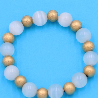 Vòng tay đá phong thủy - đá mắt mèo trắng 10 ly VMETHVT1 - hợp mệnh Kim, Thủy