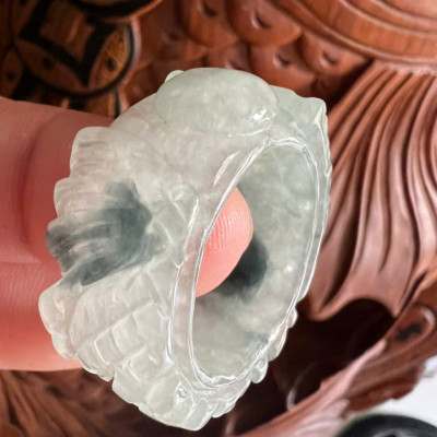 Nhẫn Rồng Nam Ni 21mm Cao 13mm Dầy 6mm Đá Cẩm Thạch màu Xanh nhẹ bóng trắng xíu xanh đen đẹp ạ