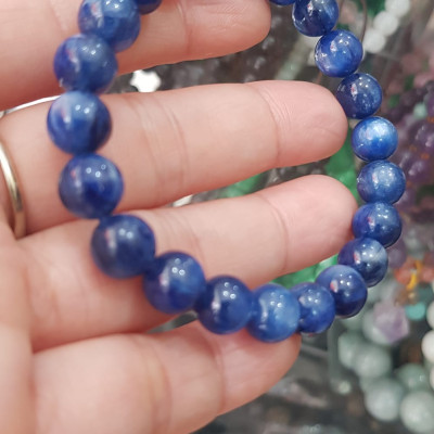 Vòng tay nữ đá  kyanite tự nhiên cao cấp hay đá Sapphire nước xanh dương Đậm bóng đẹp 8,5mm nữ mệnh Thủy mệnh Mộc đeo ạ