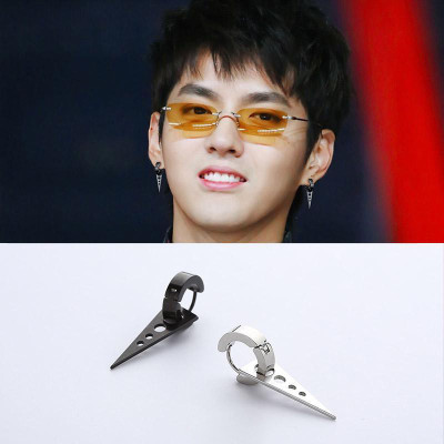 Bông tai tam giác lỗ KPOP siêu ngầu unisex (1 đôi)