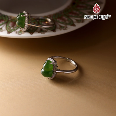 Nhẫn hồ lô ngọc bích 11x8mm mệnh hỏa , mộc - Ngọc Quý Gemstones