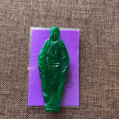 MẶT DÂY CHUYỀN SIZE TRUNG MẸ MARIA ĐÁ CẨM THẠCH XANH TƯƠI TỰ NHIÊN CAO 48MM NGANG 18MM DẦY 2MM