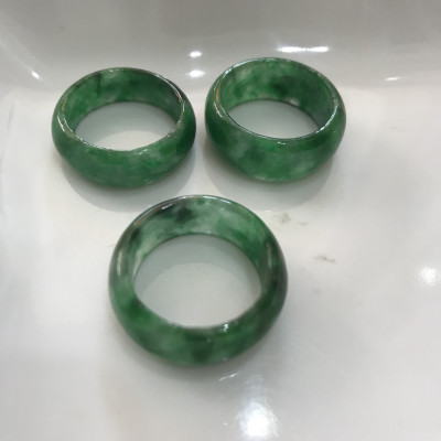 Nhẫn Nữ Đá Cẩm Thạch Xanh Đậm bóng đẹp Ni 18mm Cao 14mm Dầy 3mm ạ