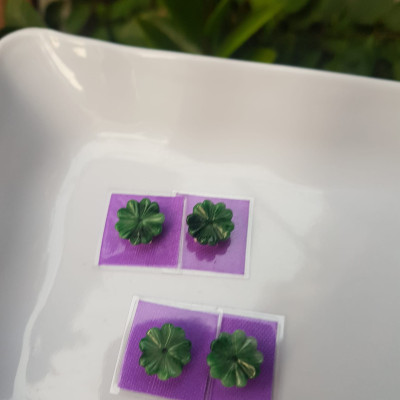 Đôi Bông Tai Hoa Mai Trái Tim kiểu mới đẹp Ngang 12mm x Dầy 3mm Đá Ngọc cẩm thạch tự nhiên xanh ngọc bóng đẹp Nữ mệnh Thủy Mộc Hỏa bọc vàng đeo rất đẹp sang ạ