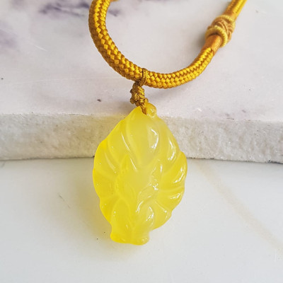 Mặt dây chuyền Hồ ly 9 đuôi hay chín đuôi đá mã não Vàng tự nhiên tặng kèm dây đeo hợp mệnh Kim Thổ Thủy Size Cao 30mm x ngang 20mm x d8mm Công dụng may mắn về mặt tình duyên, quyền lực, giúp nữ chủ nhân luôn xinh đẹp tài trí mang nhiều tài lộc quyến rũ 