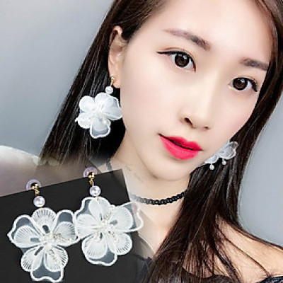 Bông tai hoa vải cánh trắng tinh khiết nữ tính