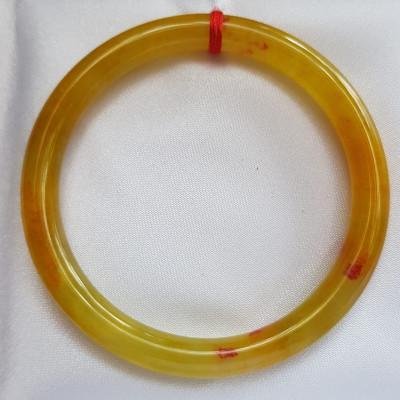 Vòng tay nữ đá Cẩm thạch Vàng Anh Tươi  sáng bóng mới đẹp quá các Chị Em ơi Ni nhỏ 48mm x cọng 6mm chuẩn hợp Nữ mệnh Kim, mệnh Thổ, mệnh Thuỷ 30kg - 48kg màu vàng tươi món quà ý nghĩa dành cho các chị em nữ đeo tươi đẹp xinh may mắn cả năm ạ