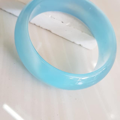 Vòng tay nữ đá mắt mèo Xanh dương nhẹ bản hẹ to mới Ni 55mm x cao 20mm x dầy 7mm Nữ 50kg - 55kg đeo Vòng màu xanh dương bóng sáng đẹp rẻ lắm chuẩn hợp nữ mệnh thuỷ mệnh mộc ạ