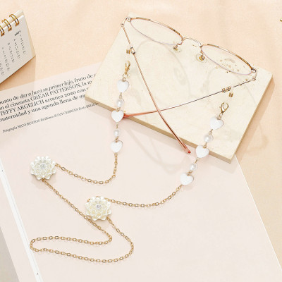 Dây kính chuỗi đeo gọng kính trái tim và hoa hồng ngọc trai trắng phong cách Hàn Quốc tiểu thư nhẹ nhàng