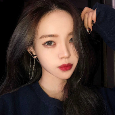 Bông tai thánh giá titan bao chất bao ngầu bao thần thái