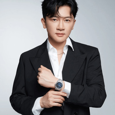 Đồng hồ nam chính hãng IW CARNIVAL IW711G-1 Kính sapphire ,chống xước ,Chống nước 50m ,Bảo hành 24 tháng,Máy cơ (Automatic),dây kim loại thép không gỉ 316L, mặt xanh thiết kế đơn giản dễ đeo