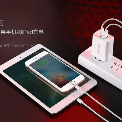 Ugreen UG20328CD104TK Màu Trắng Bộ sạc nhanh 2 cổng USB 5V/2.4A + 1A - HÀNG CHÍNH HÃNG