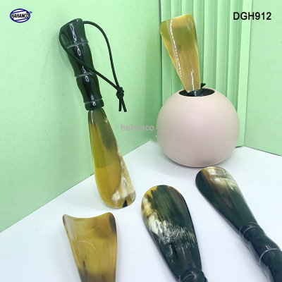 Đón giày bằng sừng tay cầm đốt trúc VIP (Dài 20cm) DGH912 - Chuyên dụng cho giày cao cấp - Cho giày Nam & Nữ - Product of HAHANCO