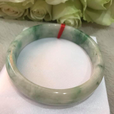 VÒNG NAM ĐÁ CẨM THẠCH TỰ NHIÊN  BẢN HẸ LÝ A SỊN 61MM CAO 13,9MM MÀU TRẮNG TRONG XANH LÁ VÂN NAM 70KG TỚI 85KG