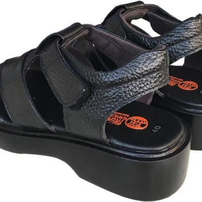 Dép sandal nam Trường Hải da bò cao cấp mềm mại không bong tróc màu đen đế PU siêu nhẹ cao 5cm SDN001