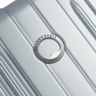 Vali kéo Titanium DELSEY - PHÁP: Được làm từ vật liệu polycarbonate nhẹ và bền, vẻ ngoài tinh tế với lớp sơn mờ để hạn chế tối đa trầy xước Khóa số TSA an toàn tiêu chuẩn Hoa Kỳ Nội thất tổ chức phong phú, đa năng